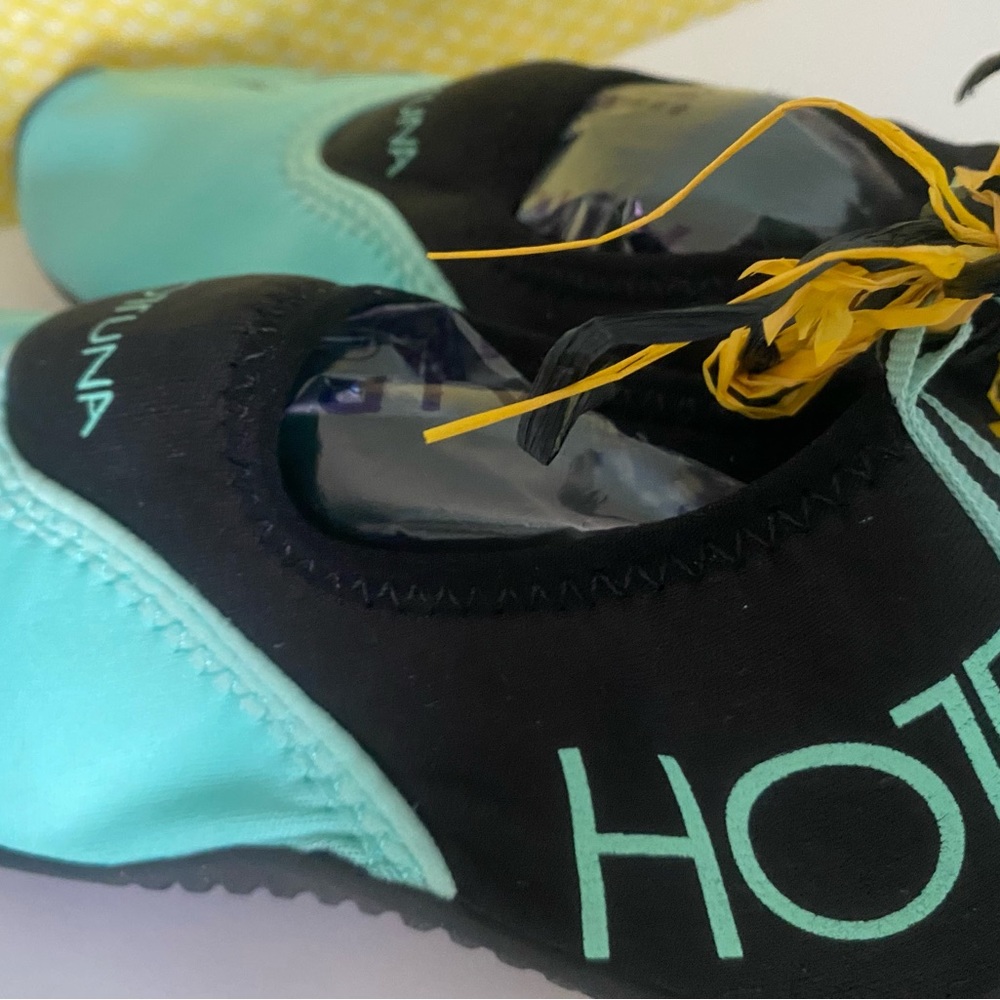 SALE* Awesome HOT TUNA Water Shoes sz. 37 6-6 1/2 - Picture 2 of 6